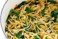 Zesty Arugula Linguine with Garlic and Parmesan