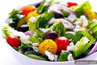 Vibrant Greek Salad with Zesty Lemon Garlic Vinaigrette