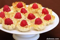 Brie Raspberry Phyllo Bites