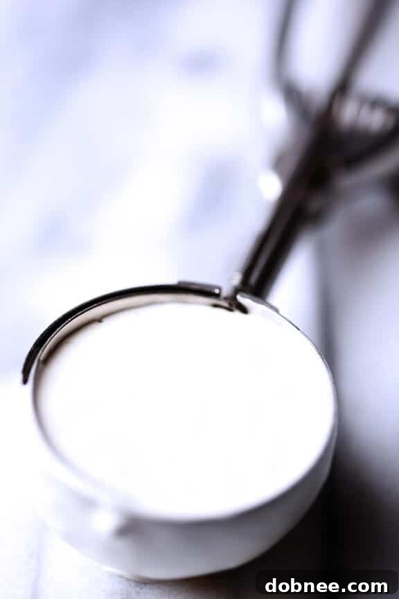 How To (Evenly!) Fill Cupcake and Muffin Liners | gimmesomeoven.com