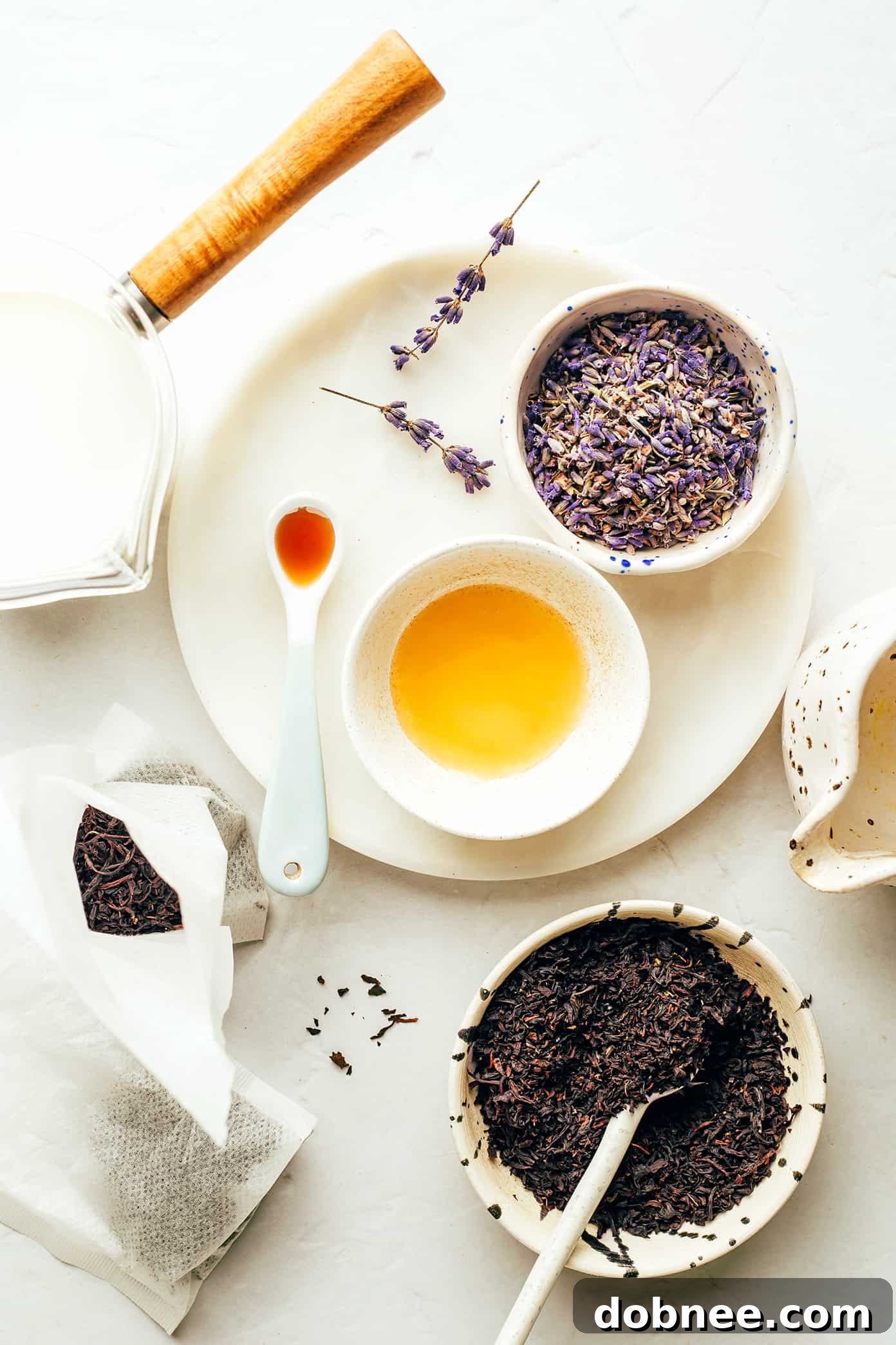 Ingredients for London Fog Latte: Earl Grey Tea, Lavender, Honey, Vanilla, Milk