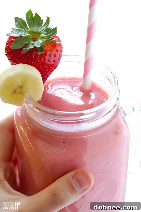 Easy 5-Ingredient Strawberry Banana Smoothie