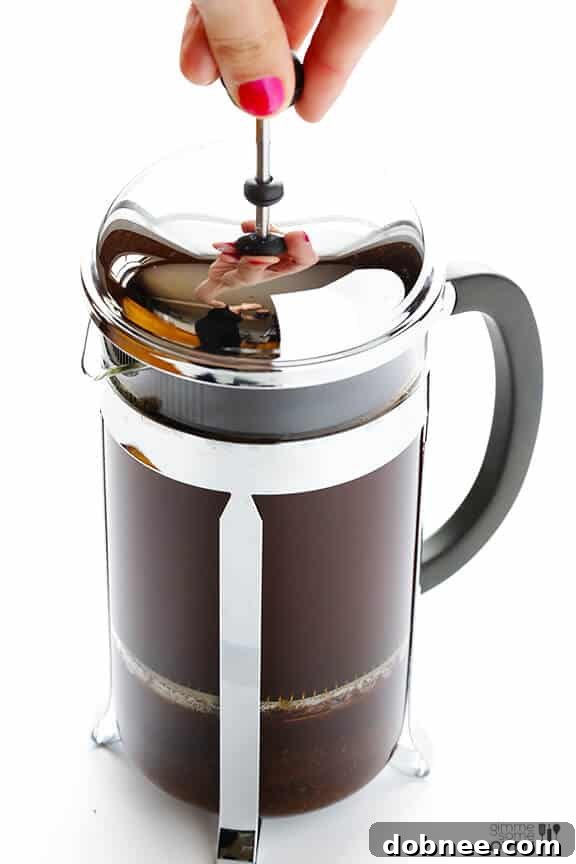 French Press Coffee -- learn how to make perfect French press coffee with this step-by-step tutorial | gimmesomeoven.com #howto
