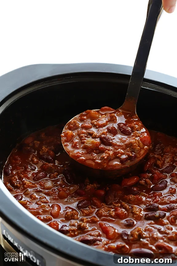 Classic Slow Cooker Chili -- super easy to make, and SO GOOD! | gimmesomeoven.com #soup #fall #gameday
