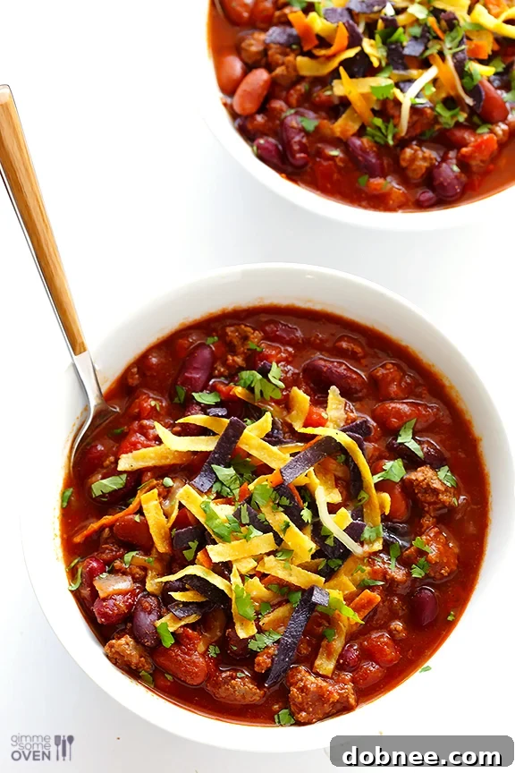 Classic Slow Cooker Chili -- super easy to make, and SO GOOD! | gimmesomeoven.com #soup #fall #gameday