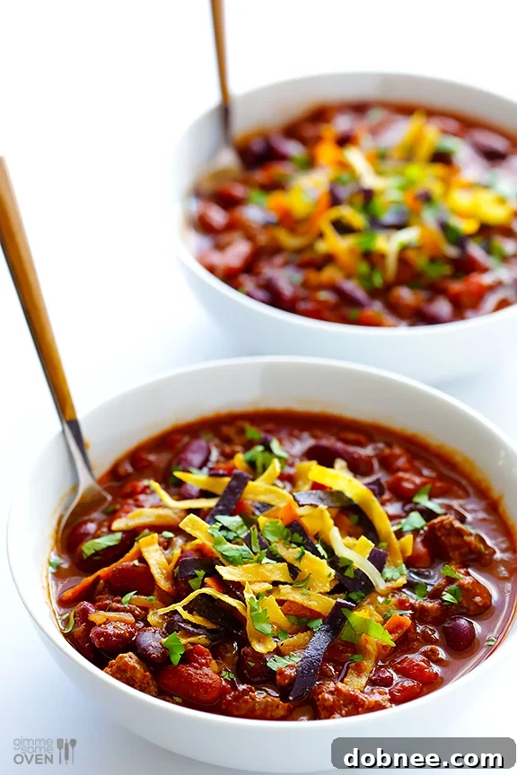 Classic Slow Cooker Chili -- super easy to make, and SO GOOD! | gimmesomeoven.com #soup #fall #gameday