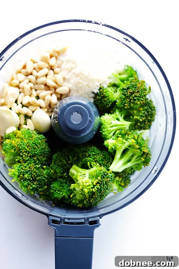 Shrimp Pasta with Broccoli Pesto | gimmesomeoven.com #seafood