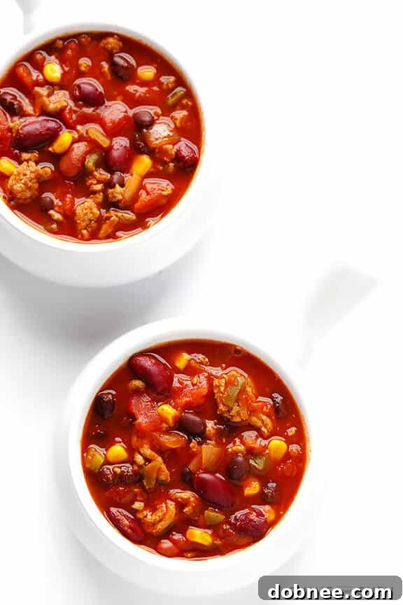 Slow Cooker Taco Turkey Chili | gimmesomeoven.com #slowcooker #crockpot