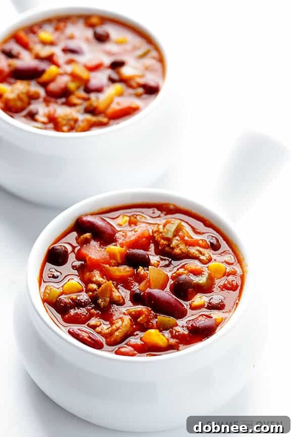 Slow Cooker Taco Turkey Chili | gimmesomeoven.com #slowcooker #crockpot