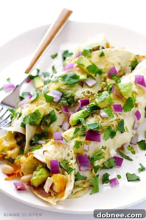 Turkey Enchiladas Recipe | gimmesomeoven.com #thanksgiving