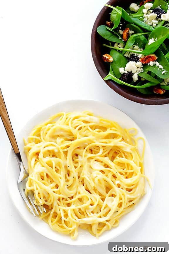 Gluten-Free Alfredo Sauce -- ready to go in 15 minutes, made with easy everyday ingredients, and so good! | gimmesomeoven.com #glutenfree #gf