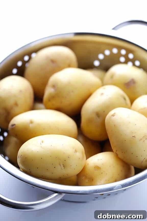 Effortless Slow Cooker Mashed Potatoes 3 Slow Cooker Mashed Potatoes Recipe | gimmesomeoven.com #slowcooker #crockpot