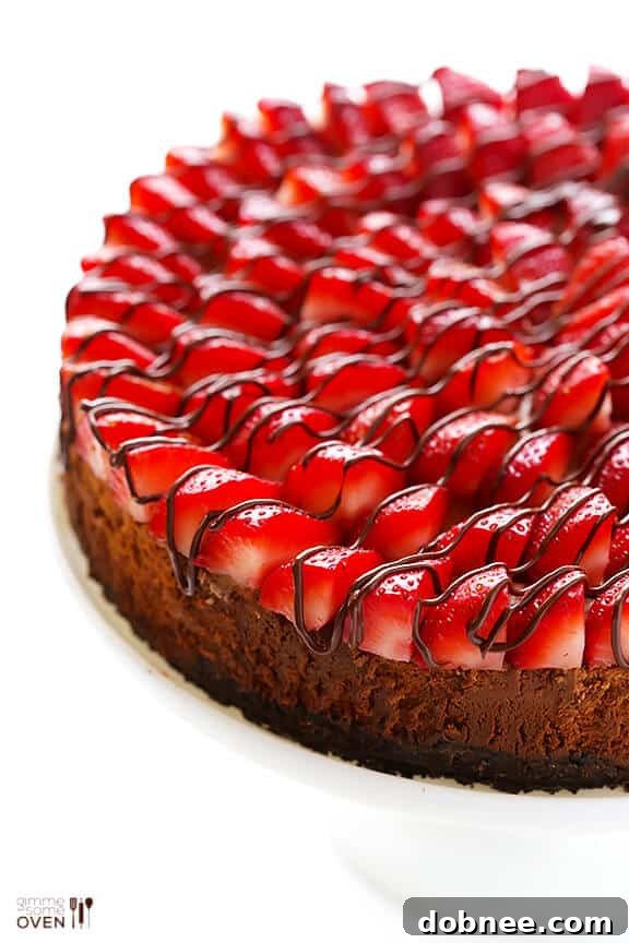 Strawberry Nutella Cheesecake | gimmesomeoven.com #dessert #chocolate
