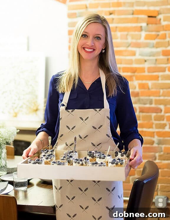 Mini Breakfast Parfaits with Granola, Yogurt, Blueberries, Honey, Chia Seeds | gimmesomeoven.com