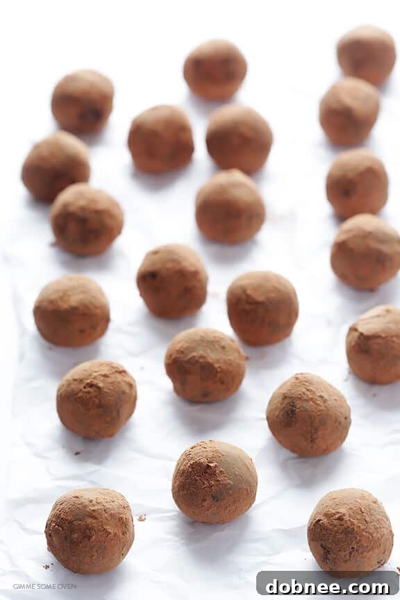 5-Ingredient Whiskey Chocolate Truffles | gimmesomeoven.com