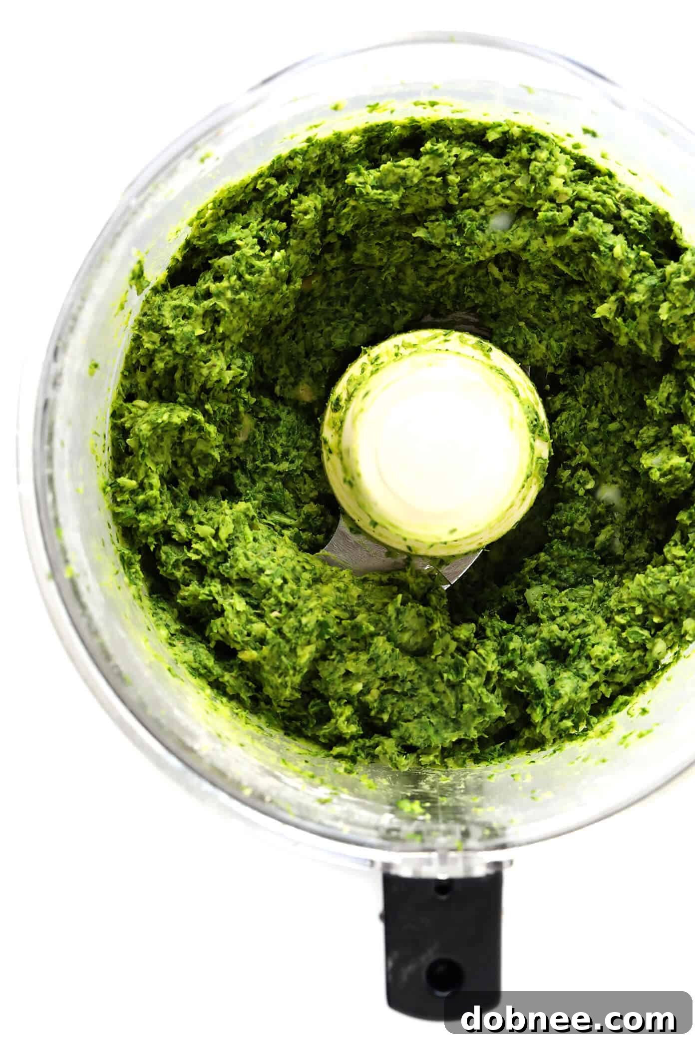 Steps for Making Easy Falafel - Showing the process from blending ingredients to forming patties, ready for pan-frying.