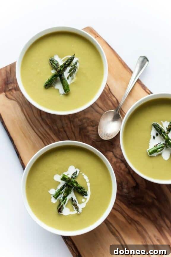 Springtime Asparagus Soup | bloggingoverthyme.com
