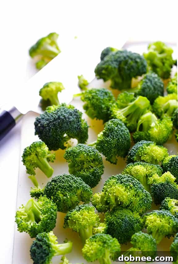 Broccoli Cheddar Chicken Mac and Cheese Recipe | gimmesomeoven.com