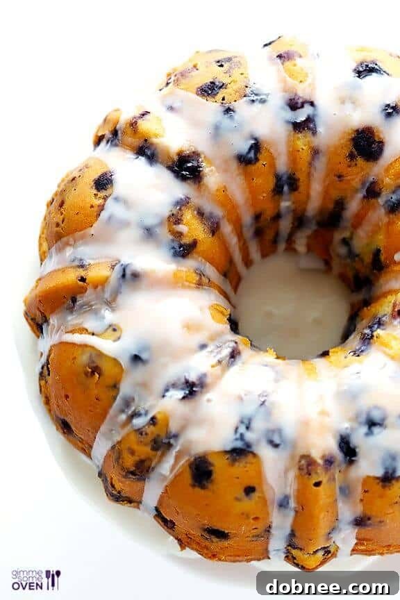 Classic and moist Blueberry Cake