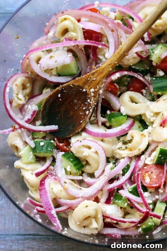 Mediterranean Tortellini Salad with Red Wine Vinaigrette by Joanne Eats Well With Others, a fresh and flavorful pasta salad