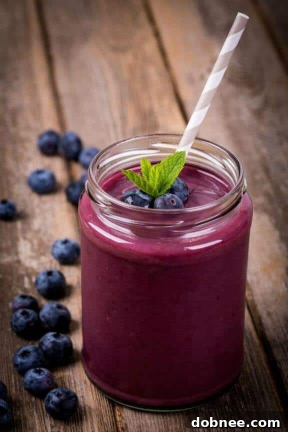 Blueberry Peach Kale Smoothie | snackrules.com