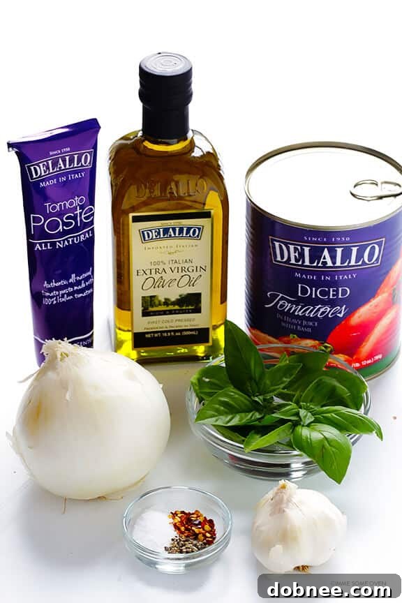 Robust Zoodle Marinara 4 Zoodles Marinara (Zucchini Noodles with Chunky Tomato Sauce) -- easy to make, and SO delicious! | gimmesomeoven.com