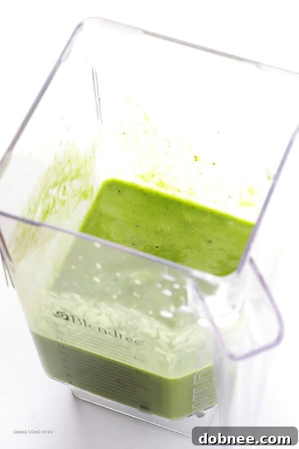 Blending the Post-Workout Green Smoothie Ingredients