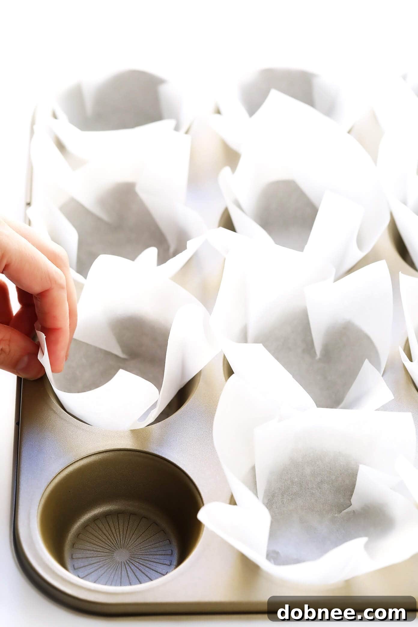 DIY Parchment Baking Liners: Step-by-step tutorial for creating beautiful tulip cupcake and muffin cups at home.