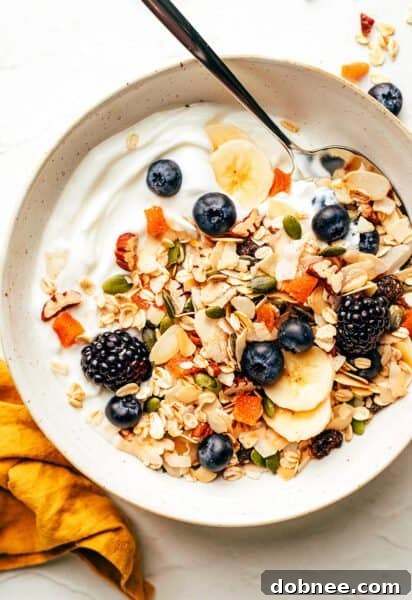 Muesli with Greek yogurt, berries and bananas