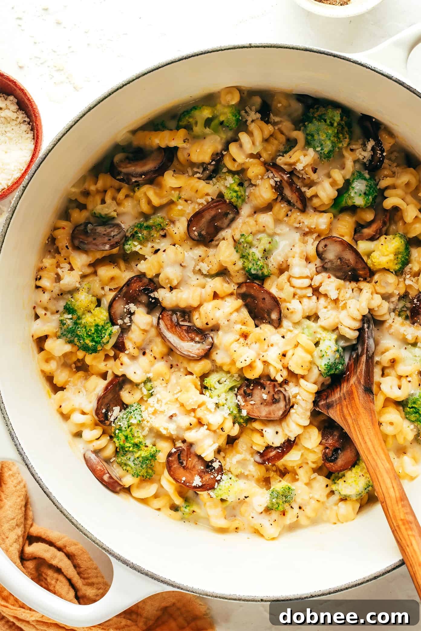 One Pot Broccoli Mac and Cheese ready to serve
